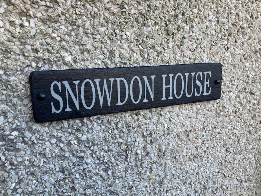פורת'מאדוג Snowdon House, 8 Bedrooms, Sleep 16, Close To Blackrock Sand מראה חיצוני תמונה
