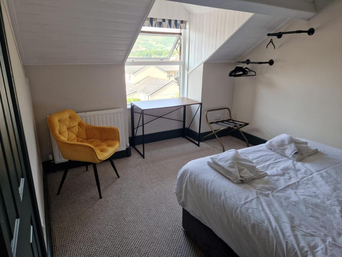 פורת'מאדוג Snowdon House, 8 Bedrooms, Sleep 16, Close To Blackrock Sand מראה חיצוני תמונה