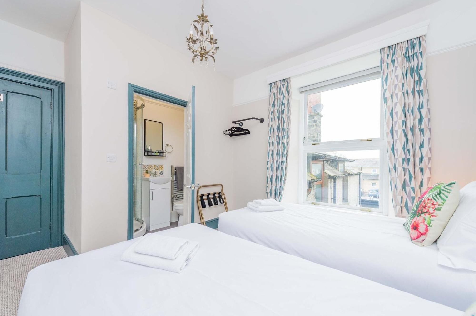 פורת'מאדוג Snowdon House, 8 Bedrooms, Sleep 16, Close To Blackrock Sand מראה חיצוני תמונה