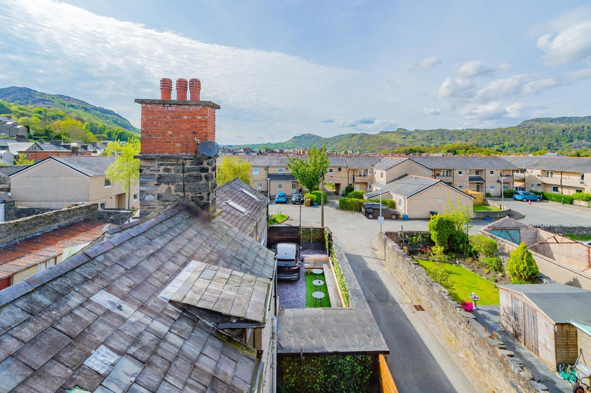 פורת'מאדוג Snowdon House, 8 Bedrooms, Sleep 16, Close To Blackrock Sand מראה חיצוני תמונה