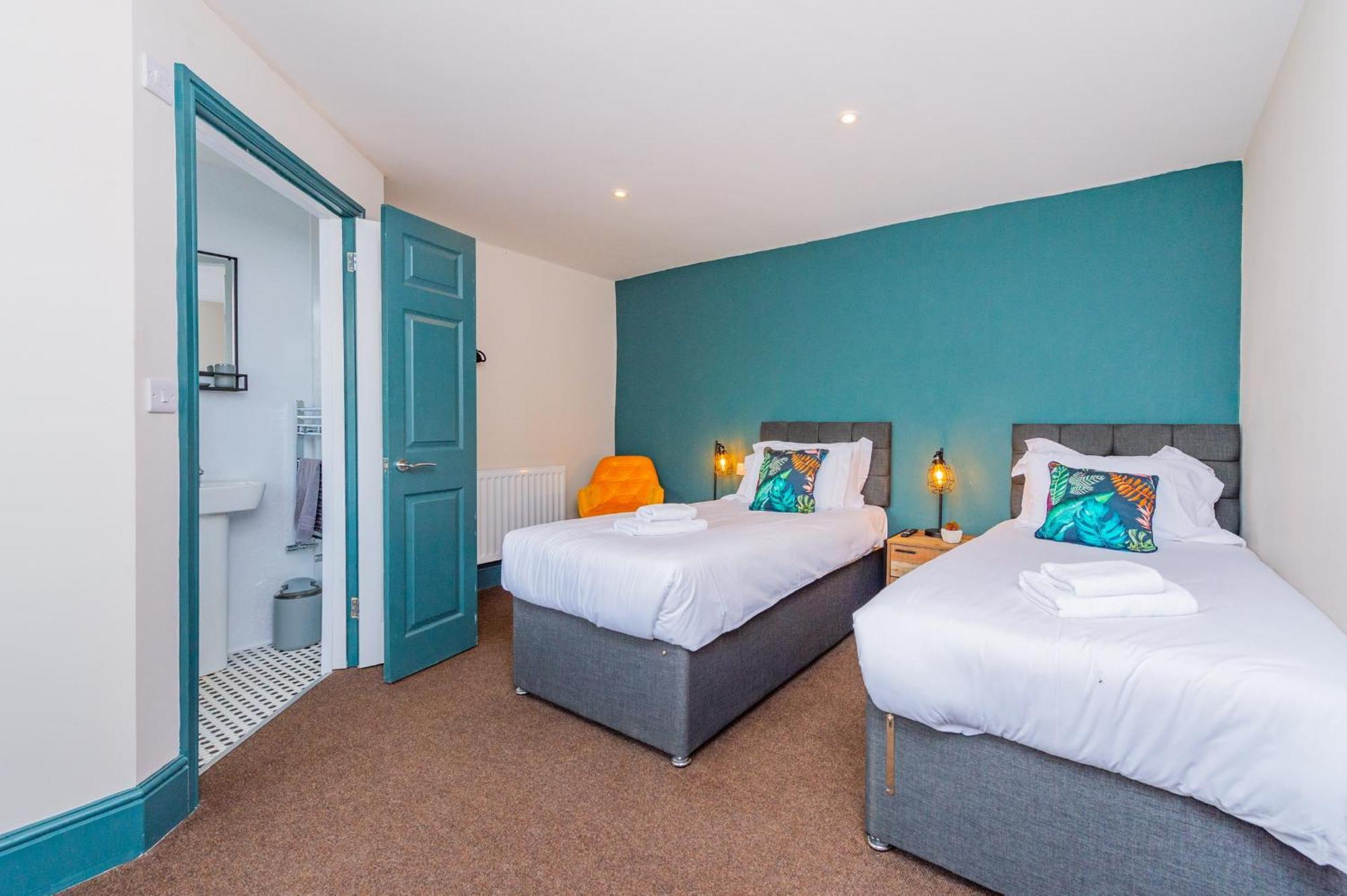 פורת'מאדוג Snowdon House, 8 Bedrooms, Sleep 16, Close To Blackrock Sand מראה חיצוני תמונה